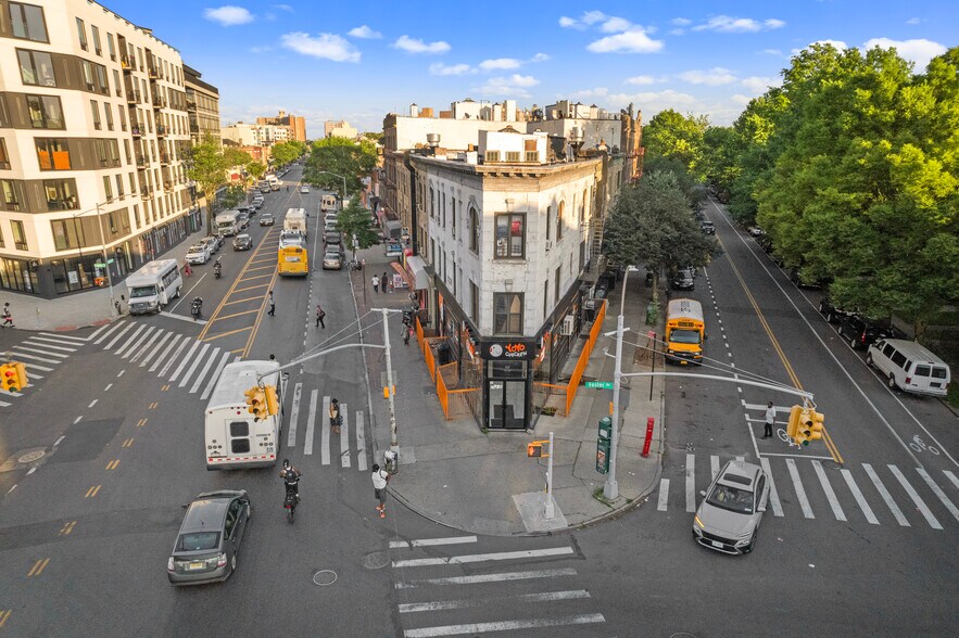 1300-1302 Flatbush Ave, Brooklyn, NY à vendre - Photo de l’immeuble – Image 3 sur 8