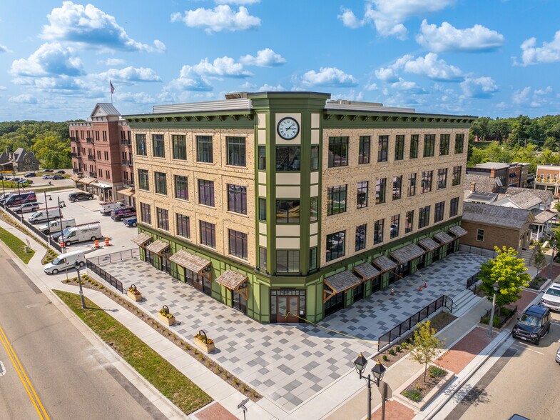 705 Genesee St, Delafield, WI à louer - Photo de l’immeuble – Image 1 sur 18