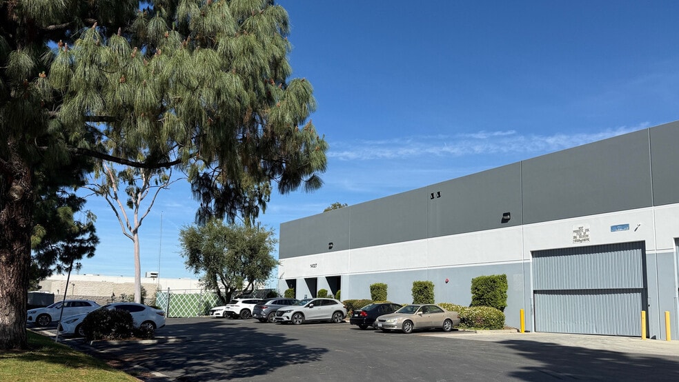 14027-14087 Borate St, Santa Fe Springs, CA à louer - Photo principale – Image 1 sur 14