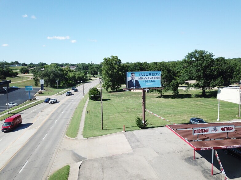 100 SE 29th St, Topeka, KS à vendre - Photo de l’immeuble – Image 3 sur 14
