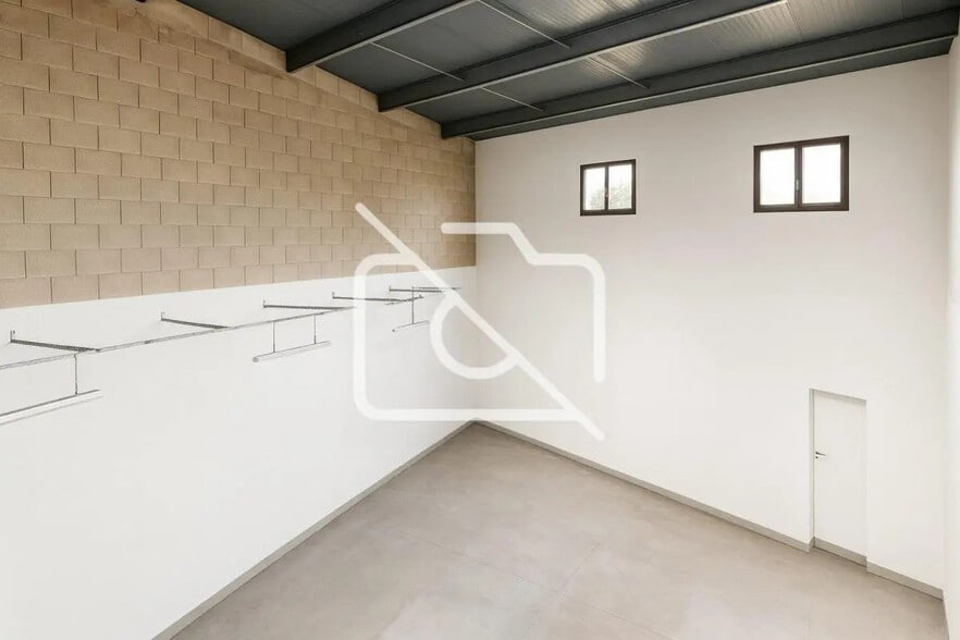 Industriel/Logistique dans Valenton à vendre - Photo de l’immeuble – Image 2 sur 3