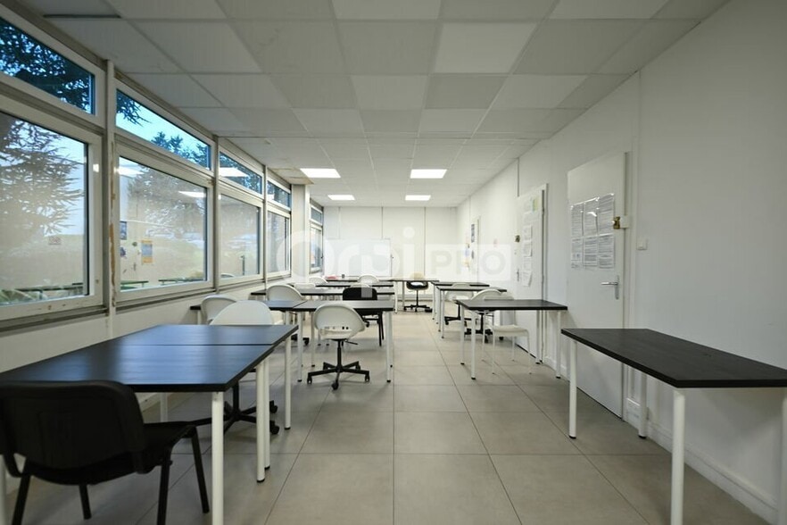 220 Route De Grenoble, Saint-Priest à louer - Photo intérieure – Image 1 sur 8