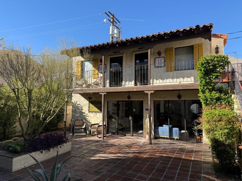 463-477 N Palm Canyon Dr, Palm Springs, CA à louer - Photo de l’immeuble – Image 2 sur 3