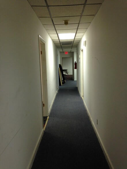 1102 S Us Highway 1, Fort Pierce, FL à vendre - Photo intérieure – Image 3 sur 34