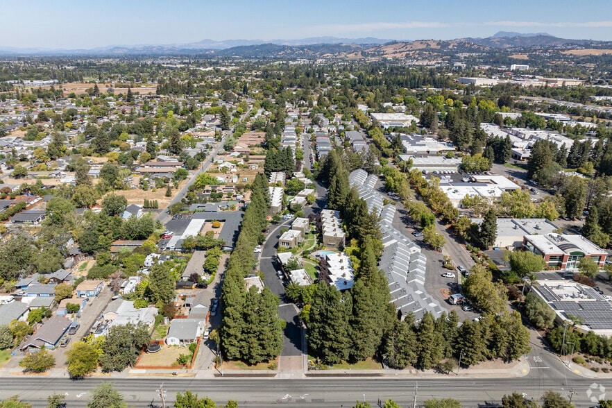 725 W College Ave, Santa Rosa, CA à vendre - Aérien – Image 2 sur 24