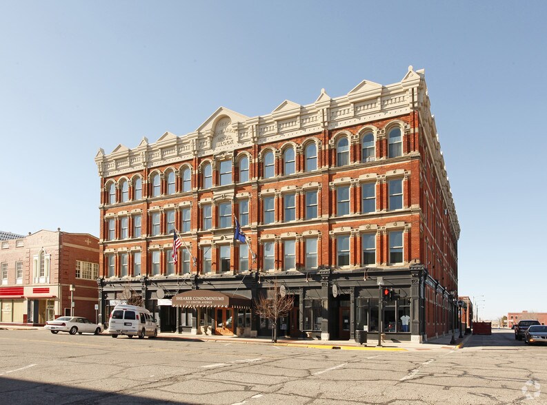 311-321 Center Ave, Bay City, MI à vendre - Photo principale – Image 1 sur 21