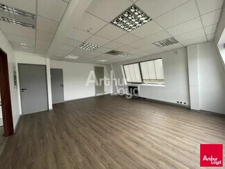 Plus de détails pour Local d'activités à louer