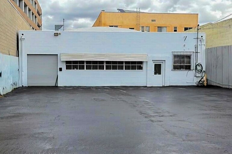 235 W 24th St, Los Angeles, CA à vendre - Photo de l’immeuble – Image 1 sur 4