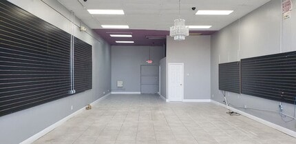 4211 W Sahara Ave, Las Vegas, NV à louer Photo intérieure– Image 2 sur 4