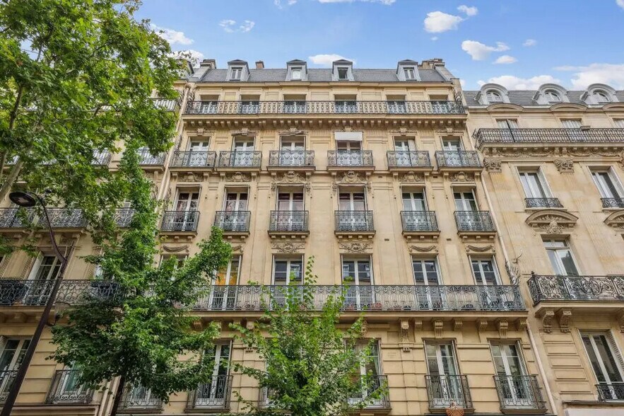 12 Avenue Victor Hugo, Paris à louer - Photo de l’immeuble – Image 1 sur 9