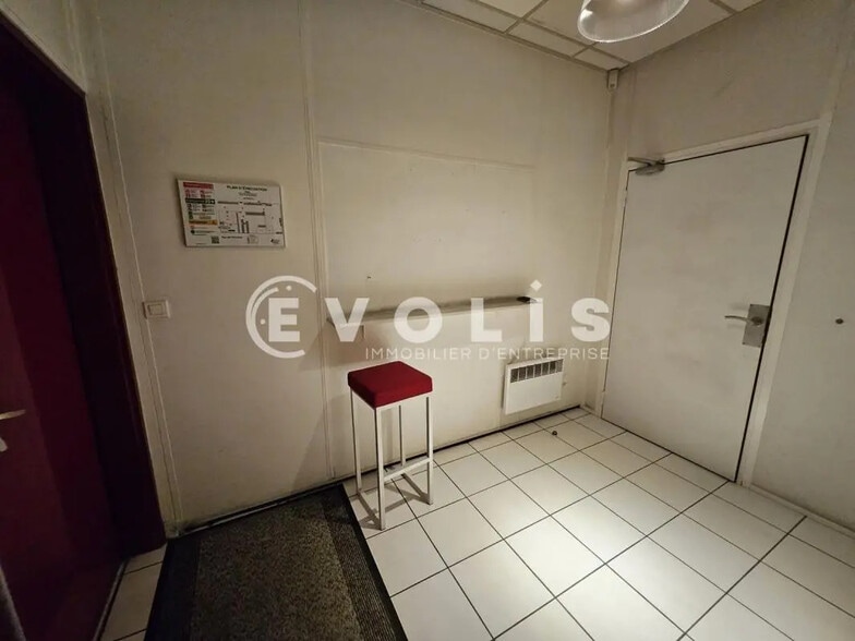 Local d’activités dans Vitry-sur-Seine à louer - Hall d’entrée – Image 3 sur 18