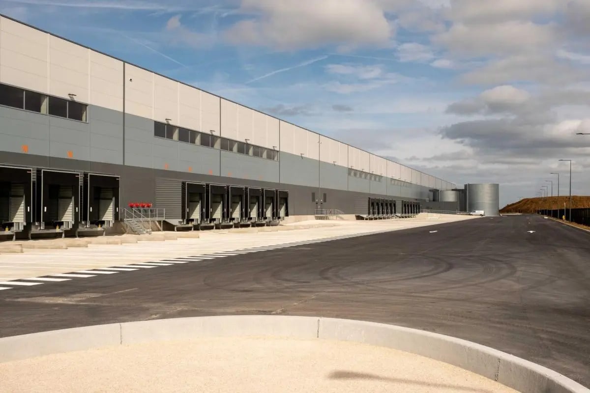 Industriel/Logistique dans Illiers-Combray à louer Photo de l’immeuble– Image 1 sur 20