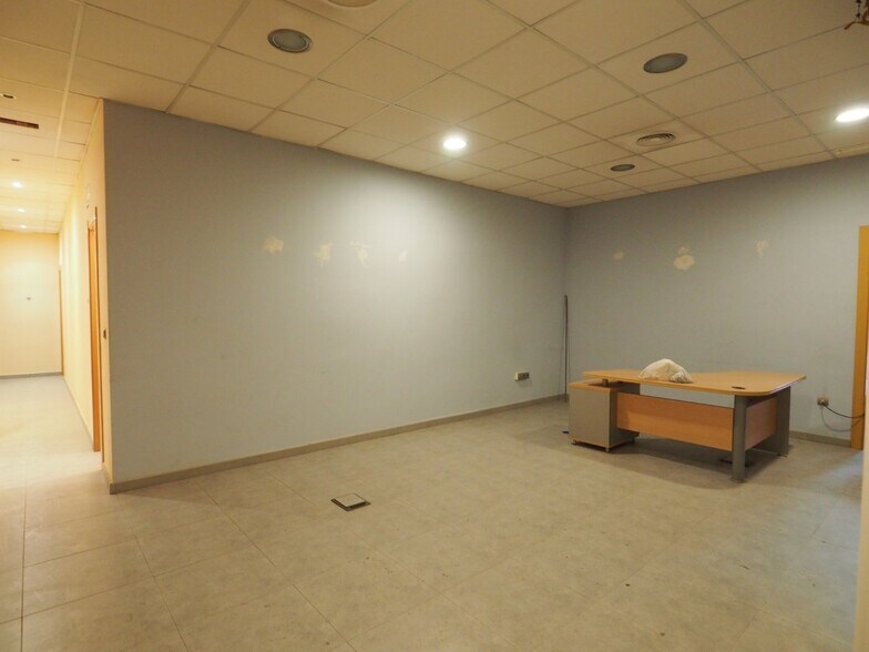 Local commercial dans València, Valencia à louer - Photo de l’immeuble – Image 3 sur 4