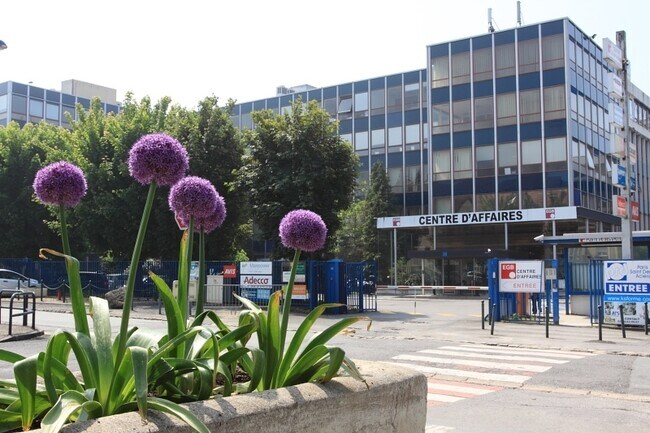 Plus de détails pour 5 Avenue Georges Bataille, Le Plessis-Belleville - Coworking à louer