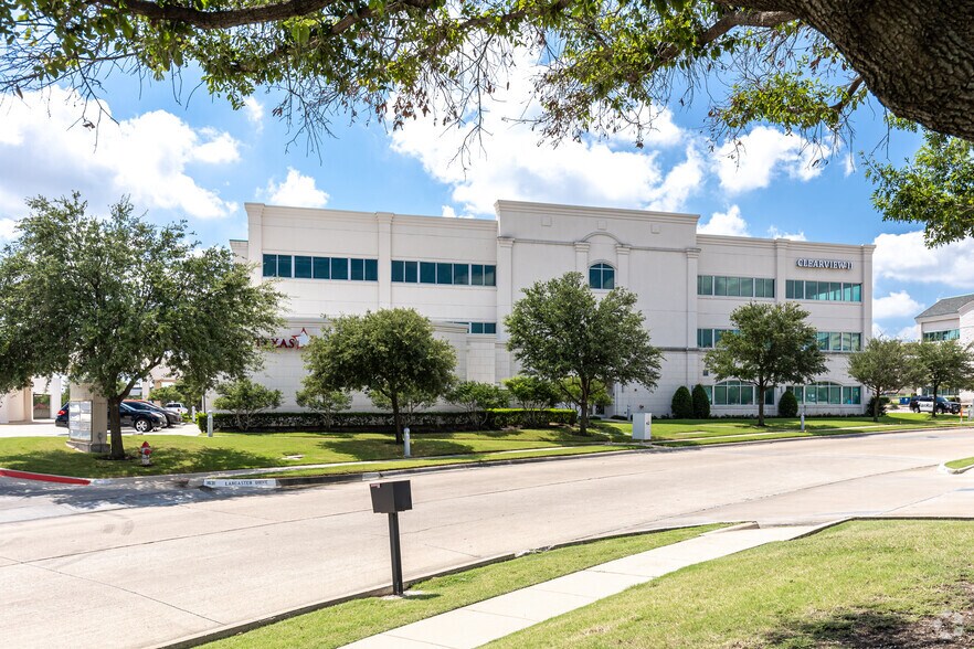 1631 Lancaster Dr, Grapevine, TX à louer - Photo de l’immeuble – Image 2 sur 10
