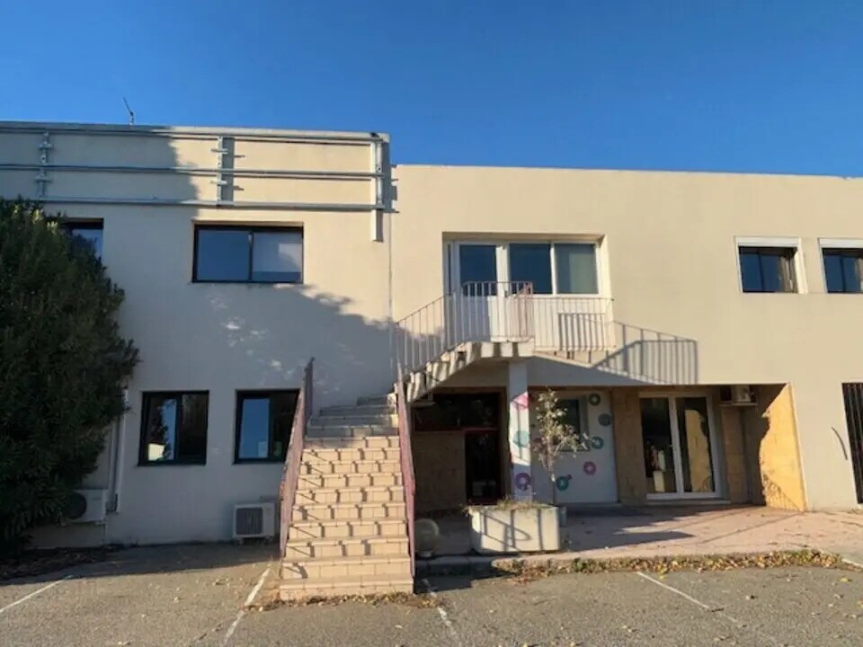 Bureau dans Monteux à louer Photo de l’immeuble– Image 1 sur 9