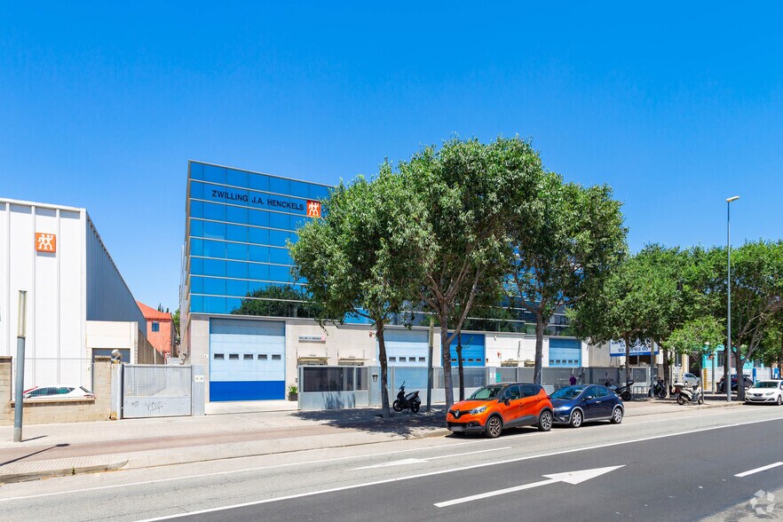 Industriel/Logistique dans Cornellà de Llobregat, Barcelona à louer - Photo de l’immeuble – Image 2 sur 4