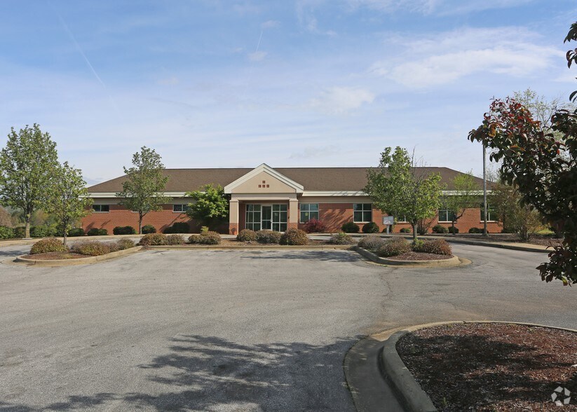 1713 Hamric Dr E, Anniston, AL à louer - Photo de l’immeuble – Image 2 sur 4