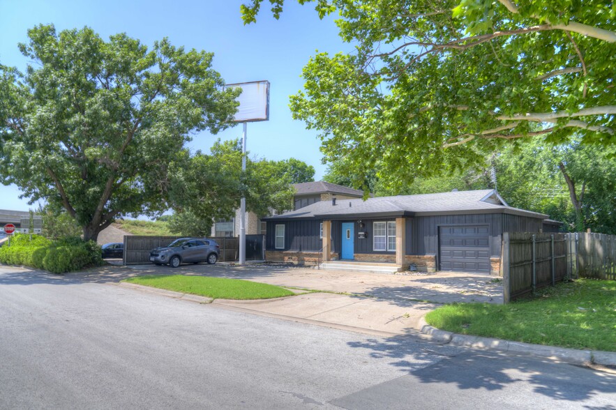 1925 Hickory Dr, Haltom City, TX à louer - Photo de l’immeuble – Image 1 sur 31