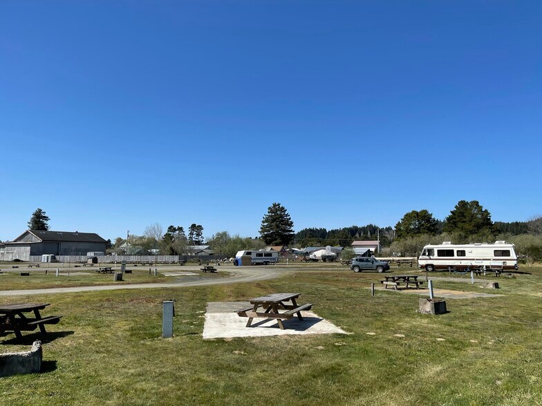 1505 N Lake Rd, Lakeside, OR à vendre - Photo de l’immeuble – Image 3 sur 16