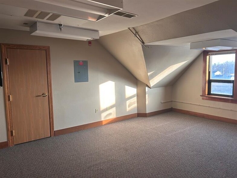 100 N Krohn Pl, Sioux Falls, SD à louer - Photo de l’immeuble – Image 2 sur 7