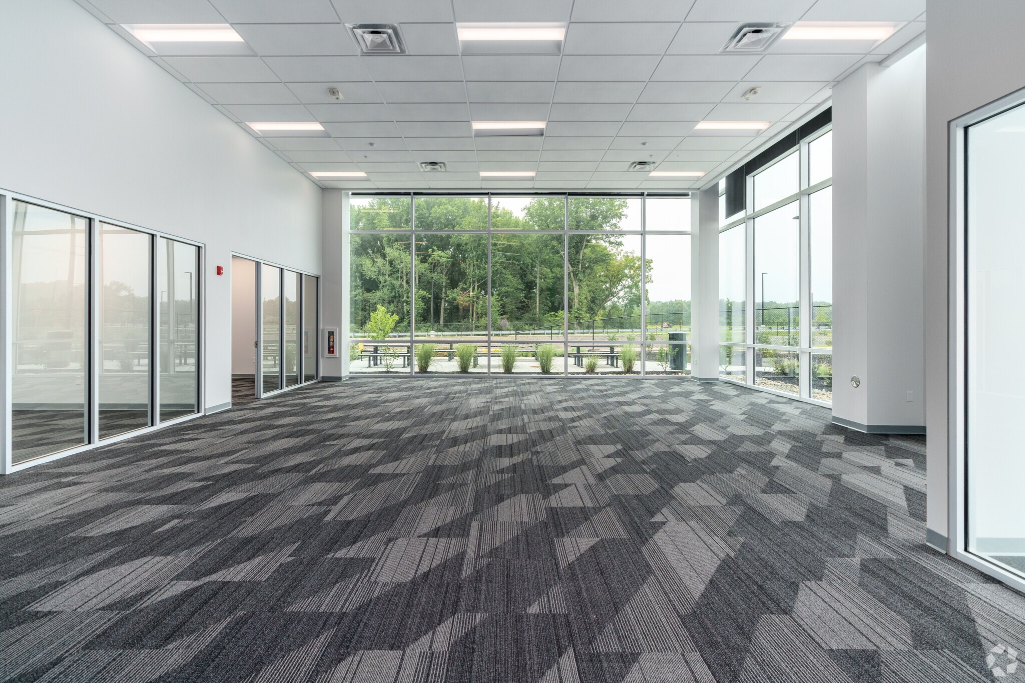 1 Forest Ln, Carneys Point Township, NJ à louer Hall d’entrée– Image 1 sur 18