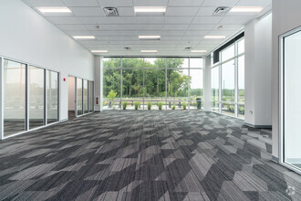 1 Forest Ln, Carneys Point Township, NJ à louer Hall d’entrée– Image 1 sur 18