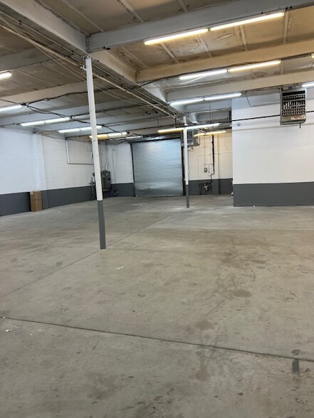 70 Gazza Blvd, Farmingdale, NY à louer - Photo de l’immeuble – Image 3 sur 7