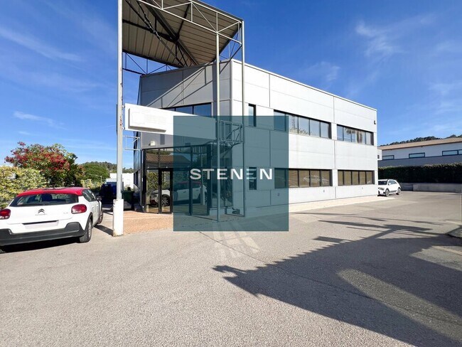 Plus de détails pour 532 Avenue Des Chasseens, Gardanne - Bureau à louer