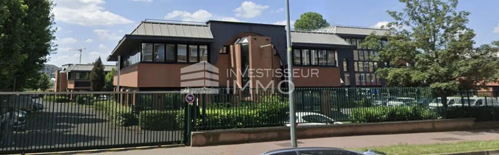 Local d’activités dans Saint-Ouen-sur-Seine à louer - Photo de l’immeuble – Image 1 sur 4