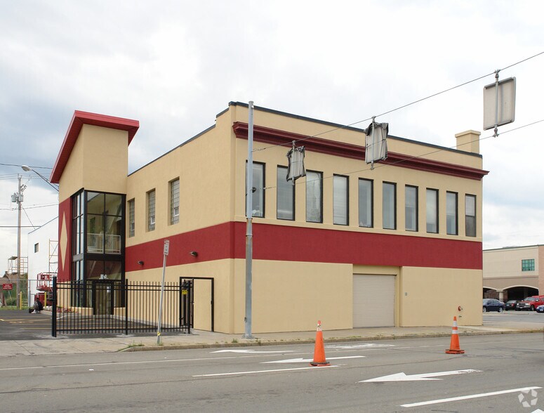 319-327 Elm St, Buffalo, NY à vendre - Photo de l’immeuble – Image 3 sur 3