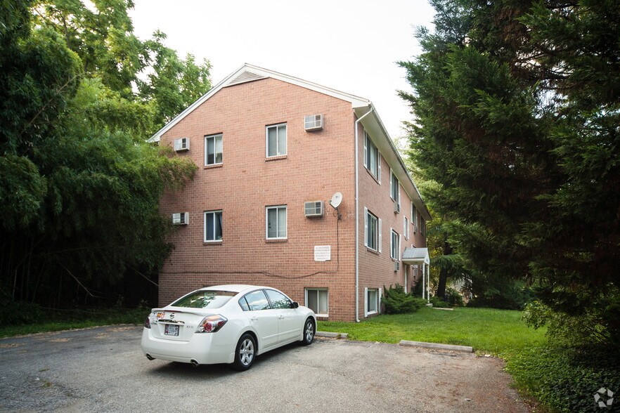 7310 Columbia Ave, College Park, MD à vendre - Photo de l’immeuble – Image 3 sur 8