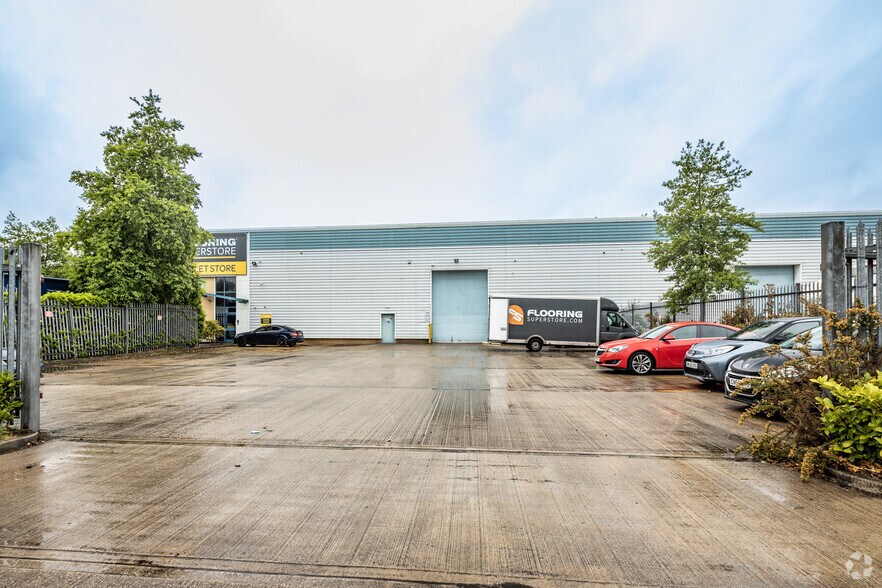 Hawleys Ln, Warrington à louer - Photo de l’immeuble – Image 3 sur 9