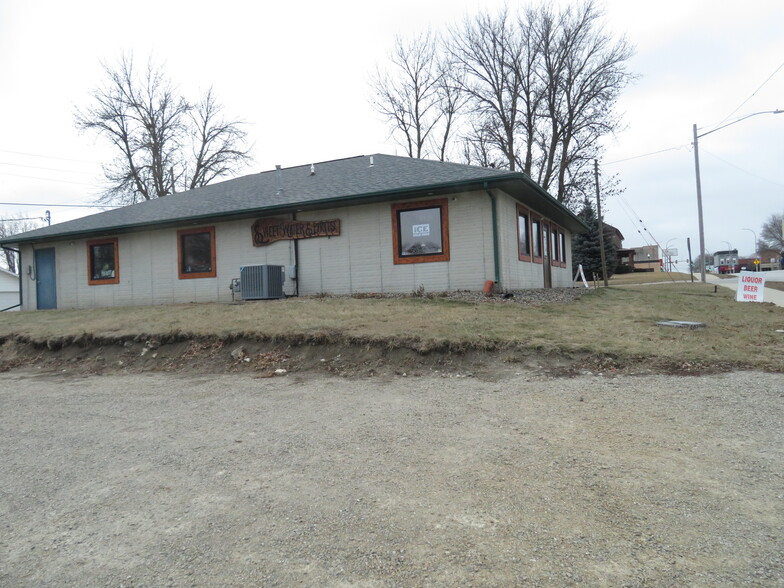 310 Central Ave E, Clarion, IA à vendre - Photo de l’immeuble – Image 2 sur 5