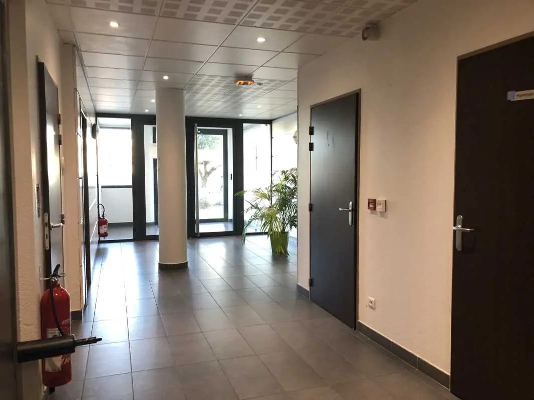 Bureau dans Aix-en-Provence à louer Hall d’entrée– Image 1 sur 12