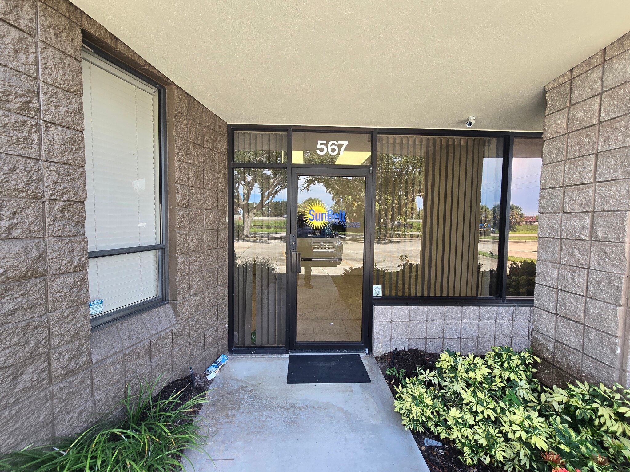 567-585 Interstate Blvd, Sarasota, FL à louer Photo intérieure– Image 1 sur 18