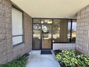 567-585 Interstate Blvd, Sarasota, FL à louer Photo intérieure– Image 1 sur 18