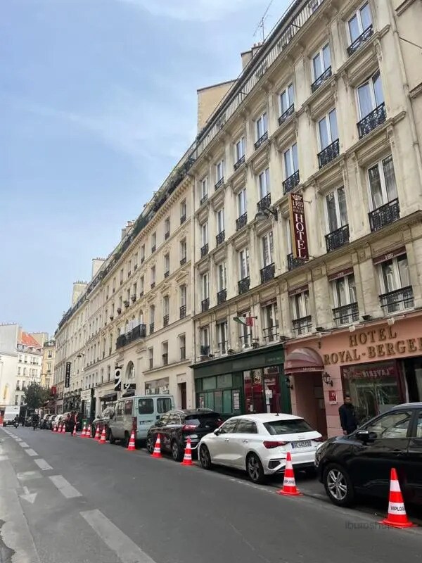 Local commercial dans Paris à louer Photo de l’immeuble– Image 1 sur 4