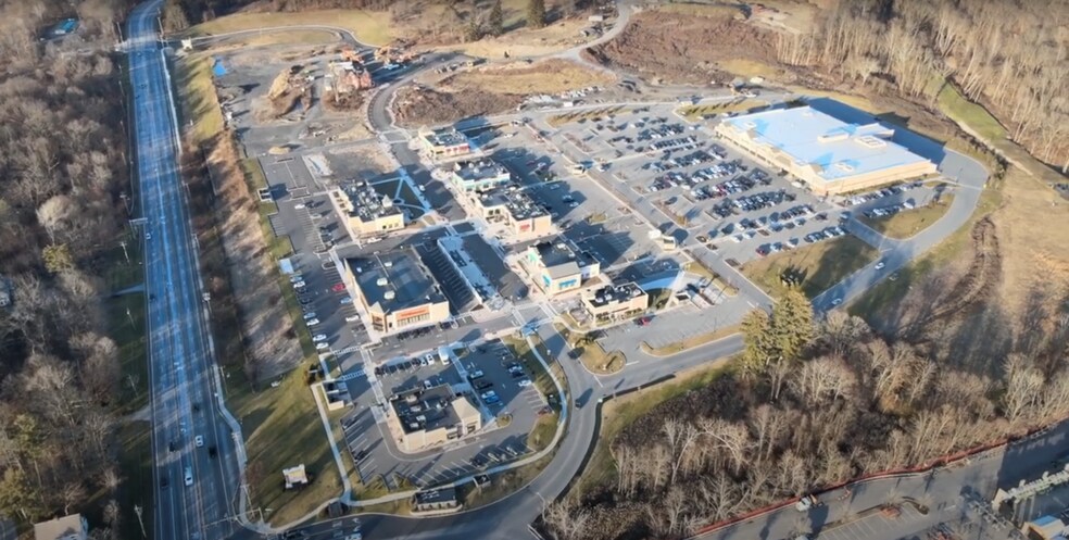 Winslow Gate Road, Poughkeepsie, NY à vendre - Photo de l’immeuble – Image 2 sur 32