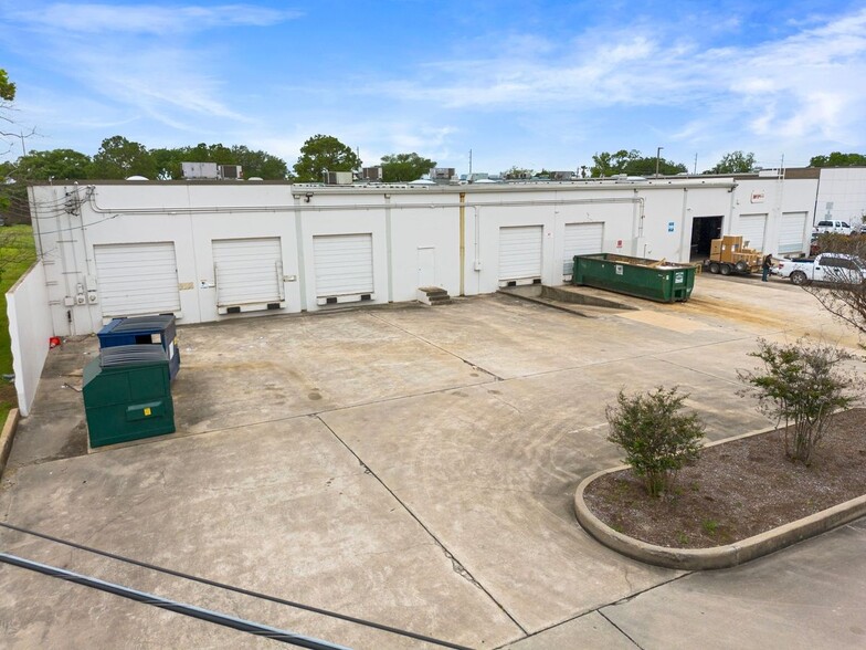 8710-8728 Westpark Dr, Houston, TX à louer - Photo de l’immeuble – Image 2 sur 3