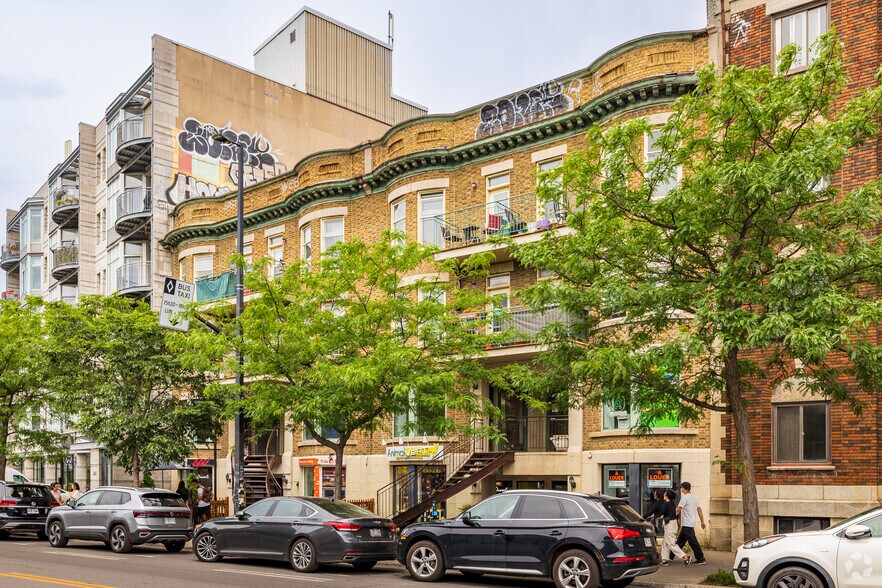 5225-5239 Av Du Parc, Montréal, QC à louer - Photo principale – Image 1 sur 2