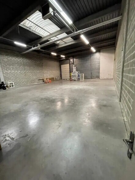Local d’activités dans Gennevilliers à louer - Photo intérieure – Image 2 sur 14