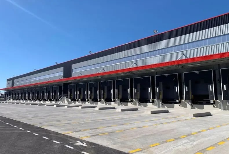 Industriel/Logistique dans Vitrolles à louer - Photo de l’immeuble – Image 3 sur 4