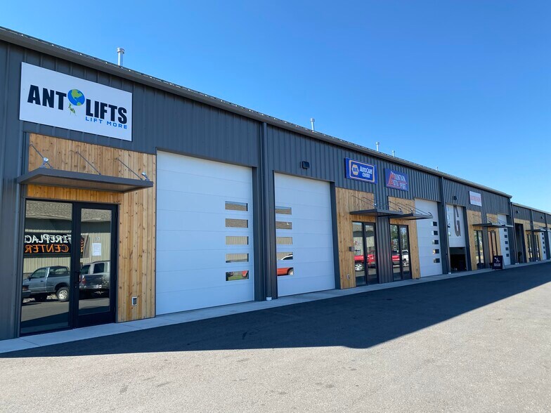 96 Laura Louise Ln, Bozeman, MT à louer - Photo de l’immeuble – Image 2 sur 3