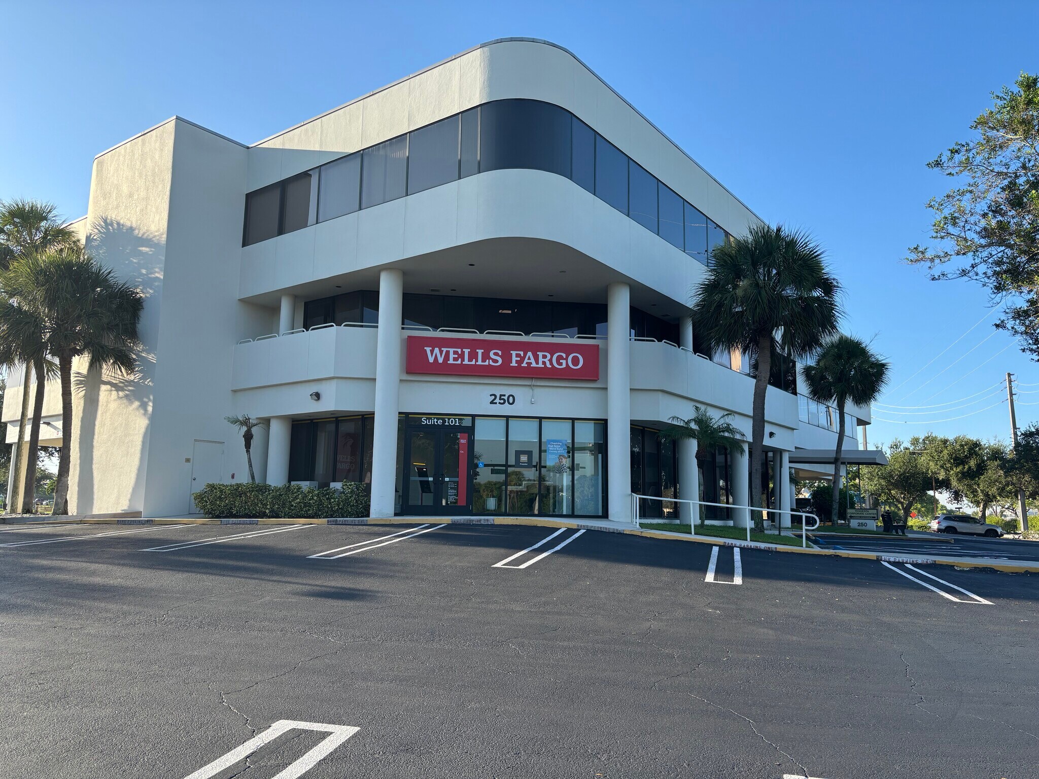 250 Tequesta Dr, Tequesta, FL à louer Photo de l’immeuble– Image 1 sur 6