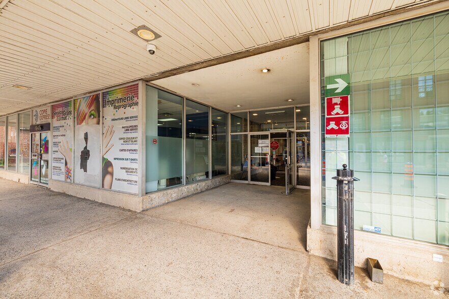 945 Boul De Maisonneuve E, Montréal, QC à louer - Photo de l’immeuble – Image 3 sur 4