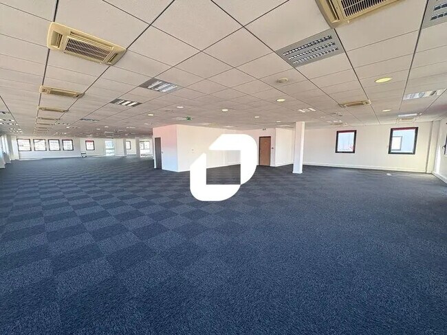 Plus de détails pour Bureau à vendre