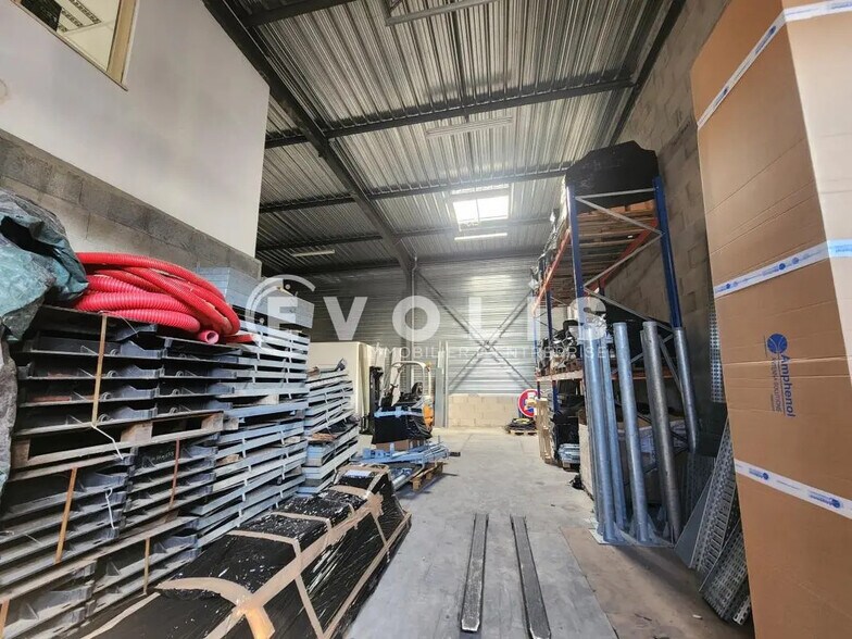 2 Rue Augustin Fresnel, Chassieu à louer - Photo de l’immeuble – Image 3 sur 17