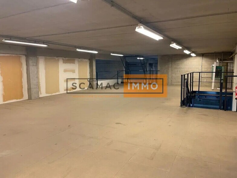 Industriel/Logistique dans Villeneuve-la-Garenne à louer - Photo de l’immeuble – Image 1 sur 30