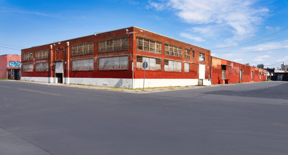 350 S Anderson St, Los Angeles, CA à louer - Photo de l’immeuble – Image 1 sur 6